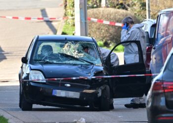 Almanya’nın Mannheim kentinde araç kalabalığın arasına daldı: En az 2 kişi öldü