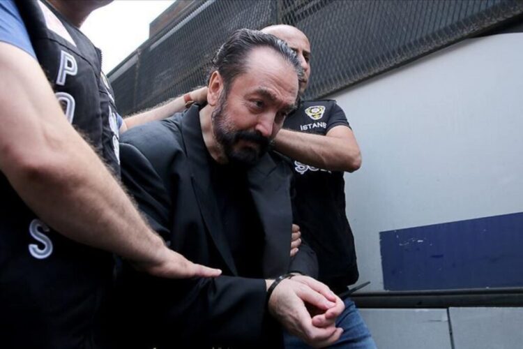 Adnan Oktar’a duruşmada yemek getiren binbaşı görevden alındı