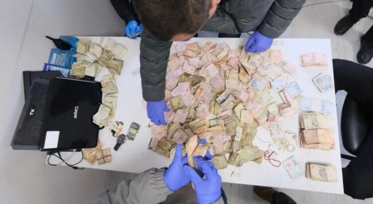 Dilencinin üzerinden servet çıktı