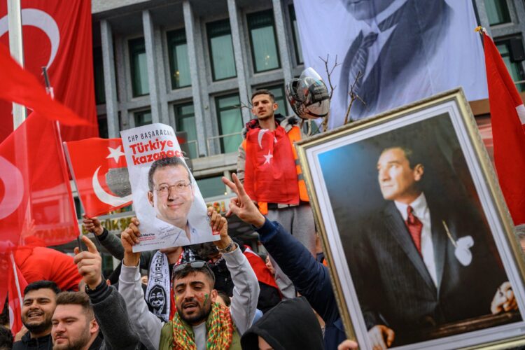 Dünyaca ünlü yıldızdan ‘İmamoğlu eylemleri’ paylaşımı