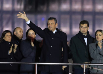 Özel: Polise zarar vermeden yıkın geçin