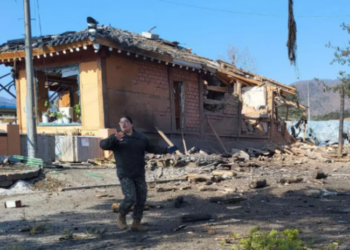 Savaş uçağı tatbikat sırasında köyü bombaladı, 15 yaralı