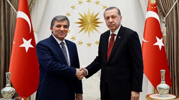 Eski Cumhurbaşkanı Abdullah Gül: Bize yapılanlar İmamoğlu’na da yapılmamalı