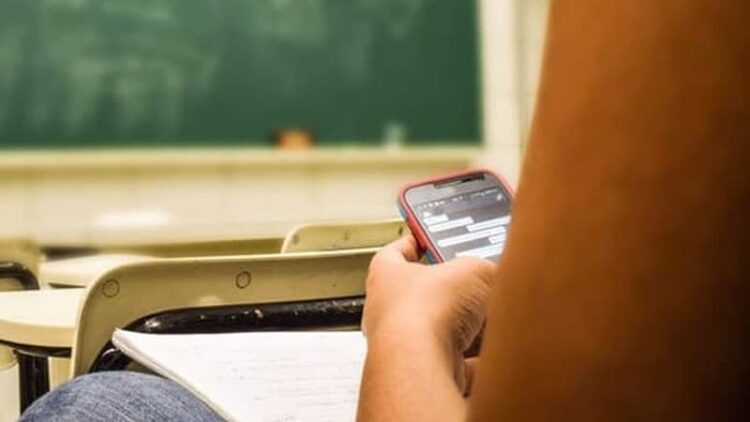 İsveç, akıllı telefonu okullarda yasakladı