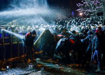 Tutuklama sonrası çok şey değişti: İşte 3 büyük şirketin anketleri