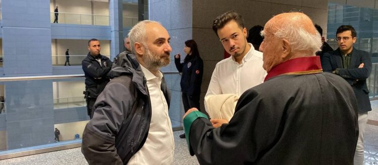 Gazeteci İsmail Saymaz’a yurt dışı yasağı