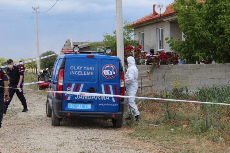 14 yaşında baba katili oldu