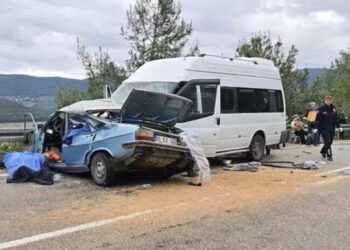 Adana’da feci kaza: Aynı aileden 5 kişi öldü
