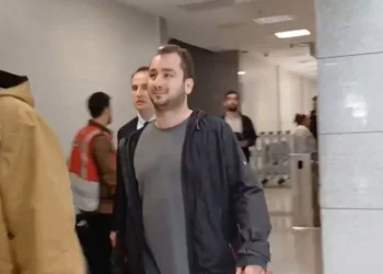 Duruşmasına girmeye çalışan genç gözaltına alındı