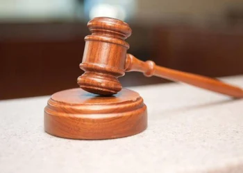 Hakimin avukat oğlu, onlarca kişiyi dolandırmaktan tutuklandı