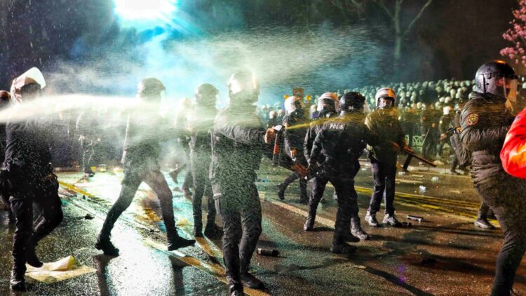 Protestolara katılan 93 genç tahliye edildi