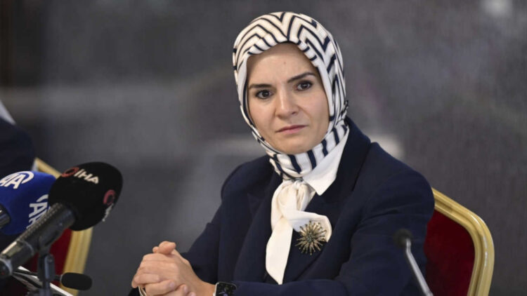 Aile Bakanı Mahinur Özdemir Göktaş: Görevde olduğu 20 ayda 30 ülkeyi gezdi