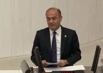CHP’li Özgür Karabat: ”Turpun büyüğü sadece Kıbrıs’ta değil, diğer turplar Irak ve Libya’da”