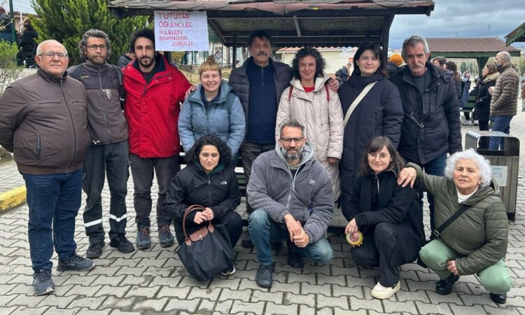 Tutuklu gençlerin aileleri: Çocuklarımızı derhal serbest bırakın
