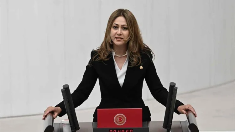 MHP Milletvekili Dora çakarlı araçla kaza yaptı, “kusuru yok” denilen hâkim şikayet edilerek sanık oldu