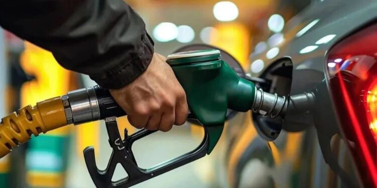 Benzine zam geldi