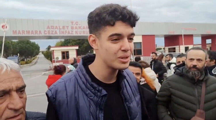 Tahliye edilen Berkay Gezgin: Ekrem başkan çıkacak, her şey çok güzel olacak