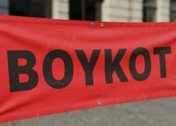 Boykot çağrılarına gece yarısı gözaltısı