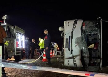 Çankırı’da işçi servisi devrildi: 23 yaralı