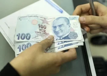 Asgari ücret erimeye devam ediyor; yılın ilk 3 ayında kayıp 3 bin 600 lira oldu