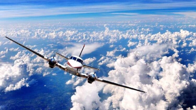 Kaptan tuvalette, yardımcı pilot baygın: Uçak 10 dakika boyunca kontrolsüz uçtu