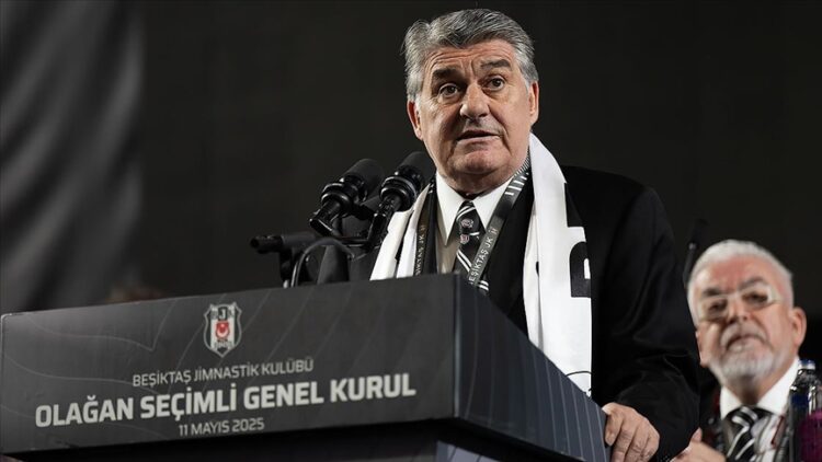 Beşiktaş Kulübünün olağan genel kurulunda Serdal Adalı, yeniden başkanlığa seçildi