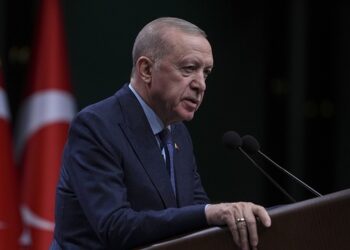 Erdoğan: Bu açıklamayı örgütün tüm uzantılarını da kapsayan bir karar olarak değerlendiriyoruz