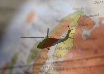 Havada facia: İki helikopter çarpıştı, 5 kişi hayatını kaybetti