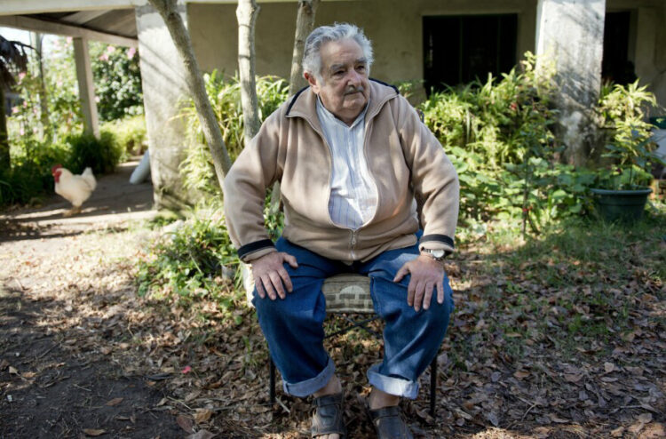 Dünyanın ‘en fakir başkanı’ Jose Mujica hayatını kaybetti