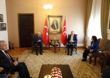 DEM Parti heyeti MHP’yi ziyaret etti