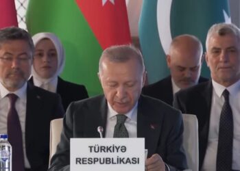 Erdoğan’ın konuşurken zorlandığı anlar dikkat çekti