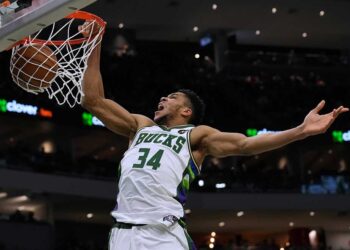 NBA’de sezonun ilk 5’i belli oldu