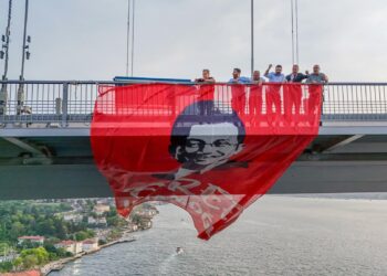 Boğaziçi Köprüsü’ne asılan ‘İmamoğlu’ pankartına soruşturma
