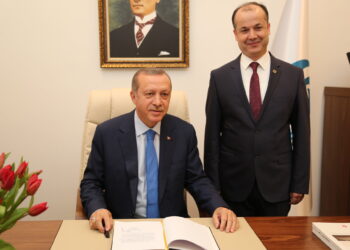 Yunus Emre Vakfı soruşturması: 16 milyon dolarlık yolsuzluğun iddianamesi halen yazılamadı