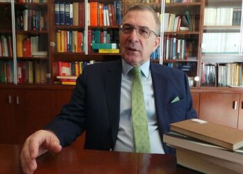 ”Diploma iptali hukuksuz” diyen Adem Sözüer’in kardeşi görevden alındı