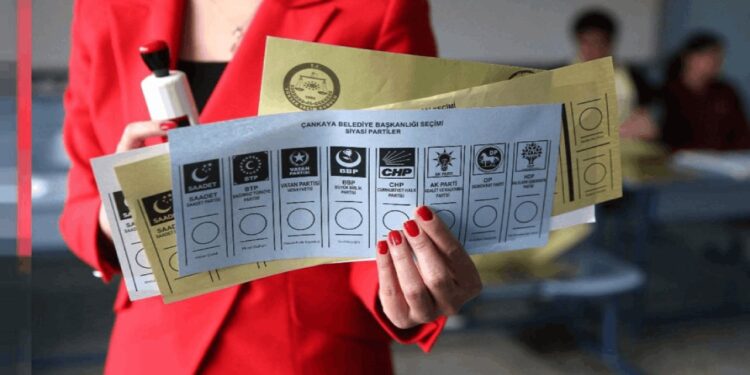 Erken seçim anketi: Fark 10 puana çıktı