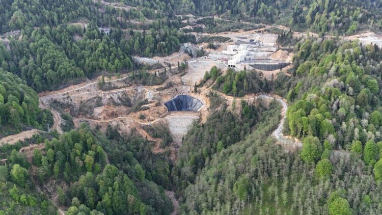 AKP’li vekili para cezası durdurmuyor