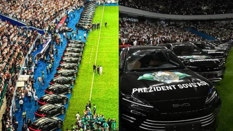 Dünya Kupası’na kalınca hepsine araba dağıttılar