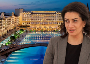 First Lady’nin Antalya tatili ülkeyi karıştırdı