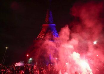 PSG şampiyon oldu, Fransa’da sokaklar karıştı