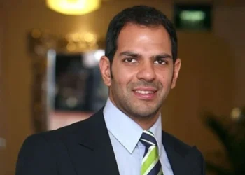 Milyarları vardı; bir küçük arıya yenik düştü