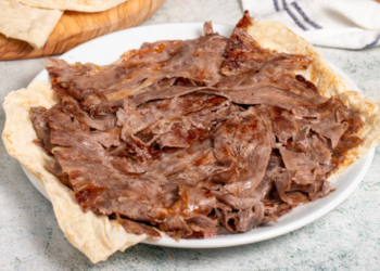 Ünlü dönercinin menüsündeki et gramajına tepki yağdı