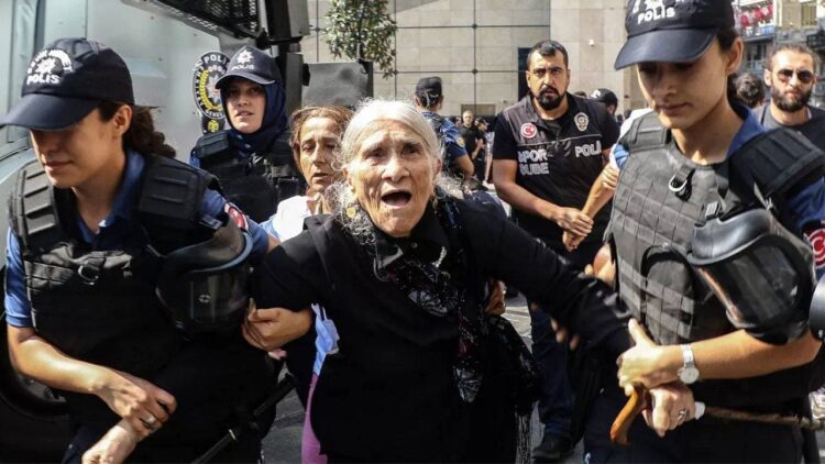 Cumartesi Annesi Emine Ocak kalp krizi geçirdi