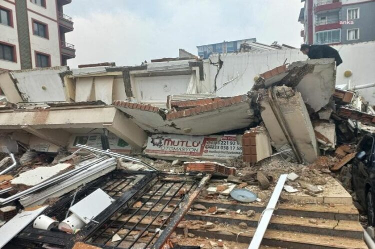 Sanık müteahhit: Suçsuzum, zemin bozuk