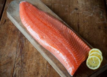 ABD laboratuvarda üretilen somon etine onay verdi