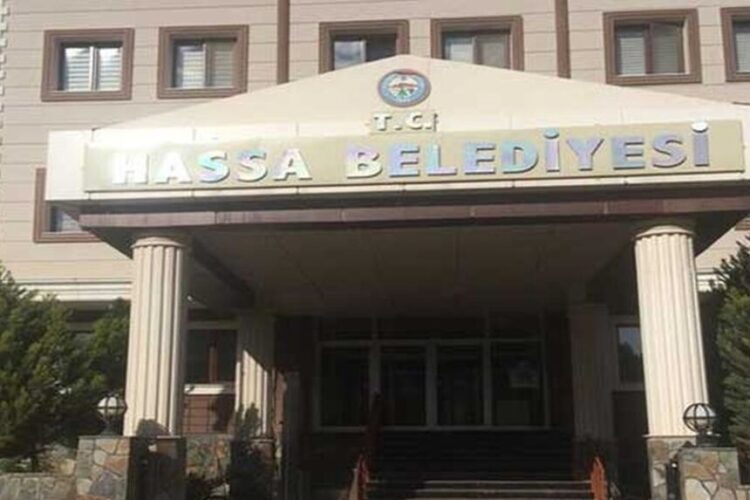 AKP’li eski başkan isyan etti: AKP’li başkan belediyeyi soyuyor