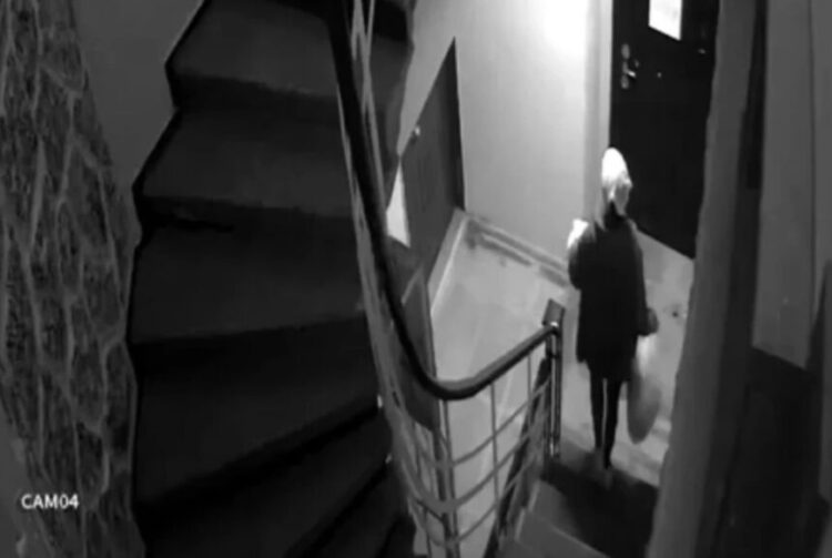 Doğurup poşete koydu, çöpe attı