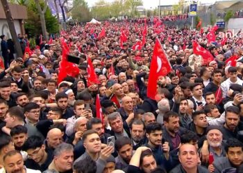 Erdoğan konuşurken pankart açan işçiye iki ayrı dava