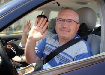 Gurbetçiden tatil kıyası: “Biz orada 11 ay, bir ay tatil için çalışıyoruz. Burada herkesin her hafta sonu tatili var”