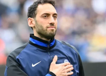 Hakan Çalhanoğlu’nun menajerinden transfer açıklaması: Inter’de devam edecek